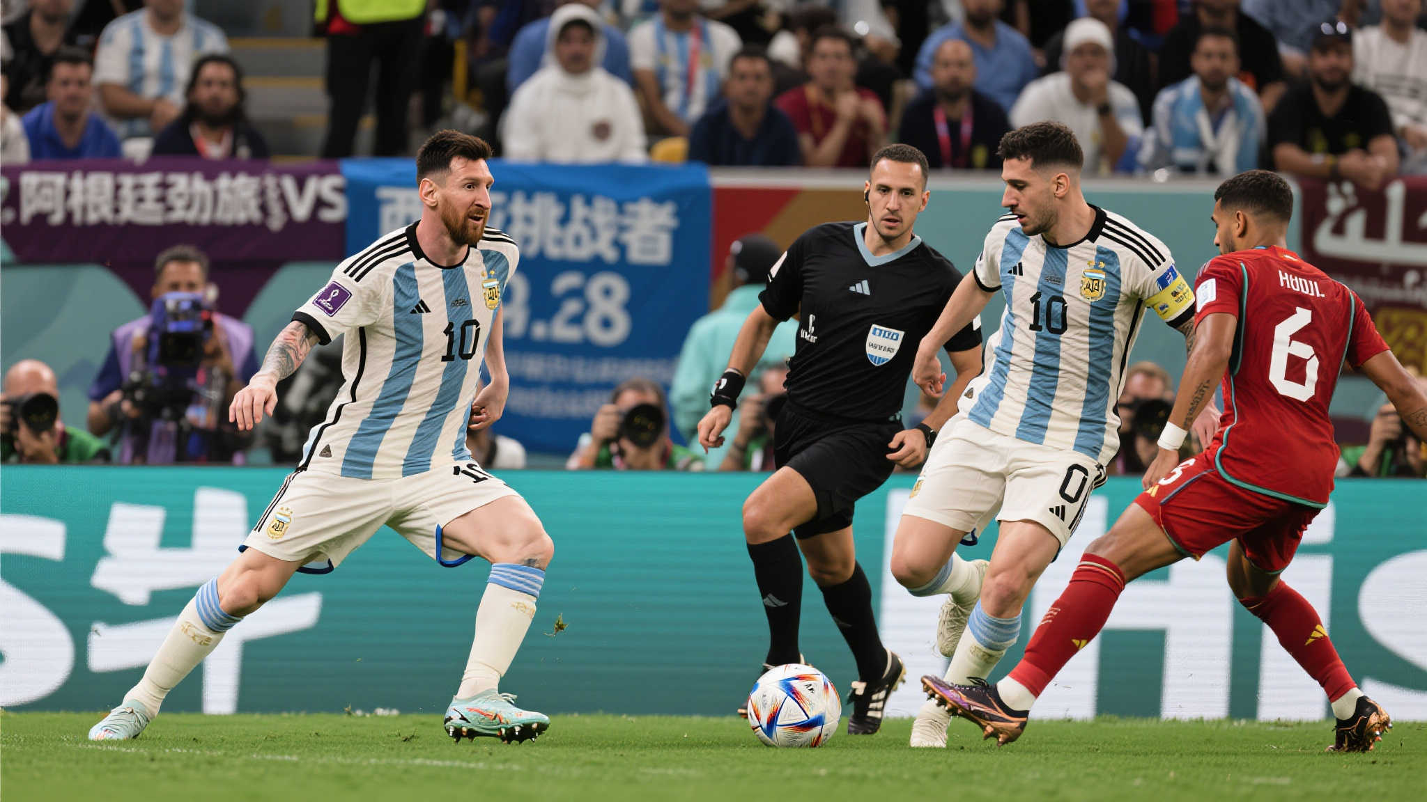 尤其是在竞争激烈的小组赛阶段，两大经典比分直接演绎